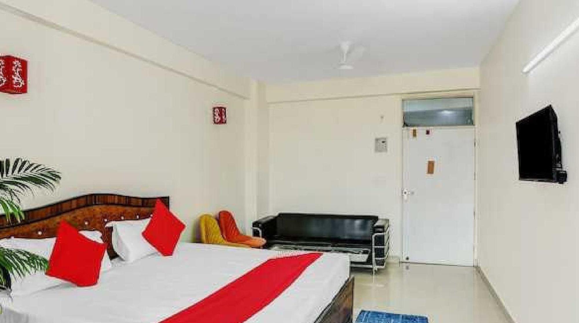 Hotel O Krishna Orchid Near Noida Sector 81 Metro Station Exterior photo