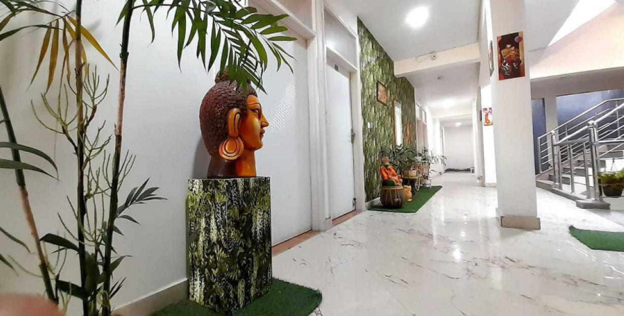 Hotel O Krishna Orchid Near Noida Sector 81 Metro Station Exterior photo