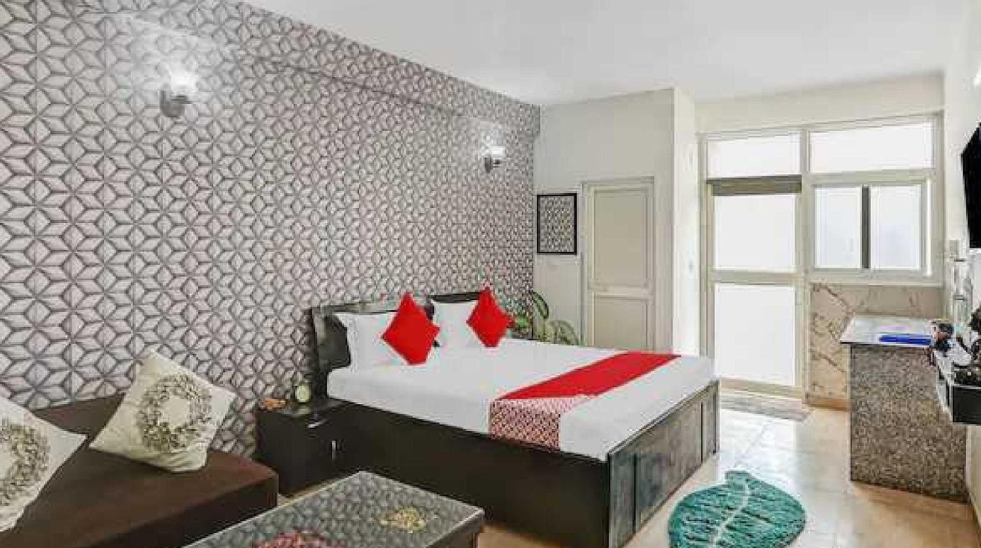 Hotel O Krishna Orchid Near Noida Sector 81 Metro Station Exterior photo