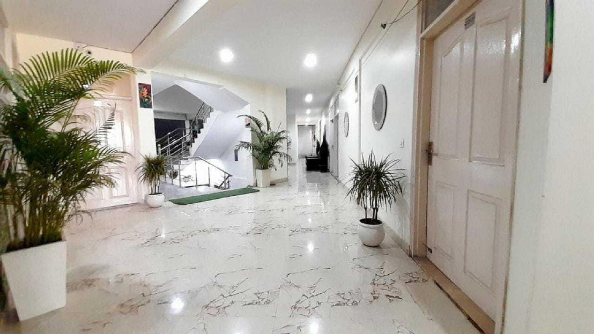Hotel O Krishna Orchid Near Noida Sector 81 Metro Station Exterior photo