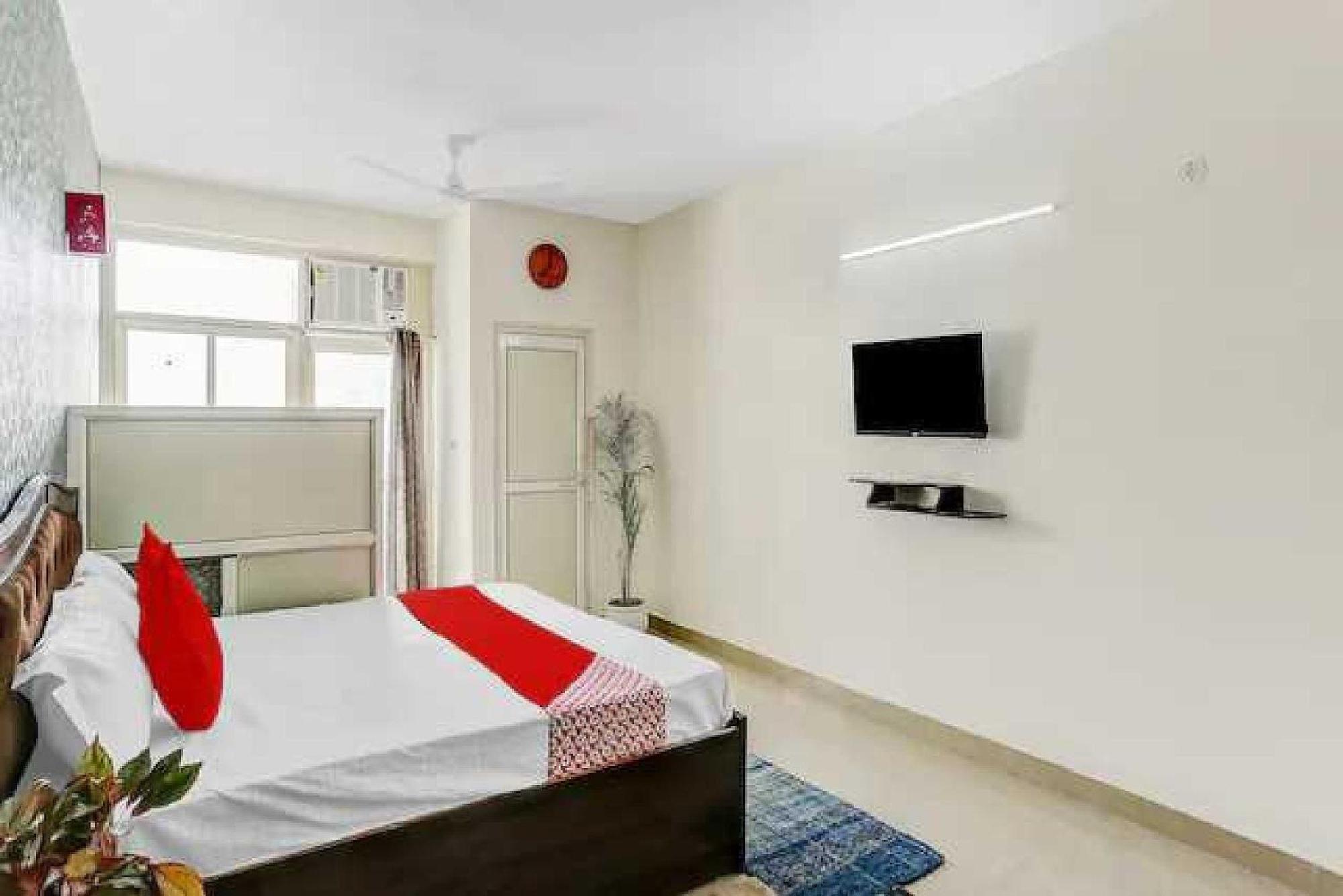 Hotel O Krishna Orchid Near Noida Sector 81 Metro Station Exterior photo