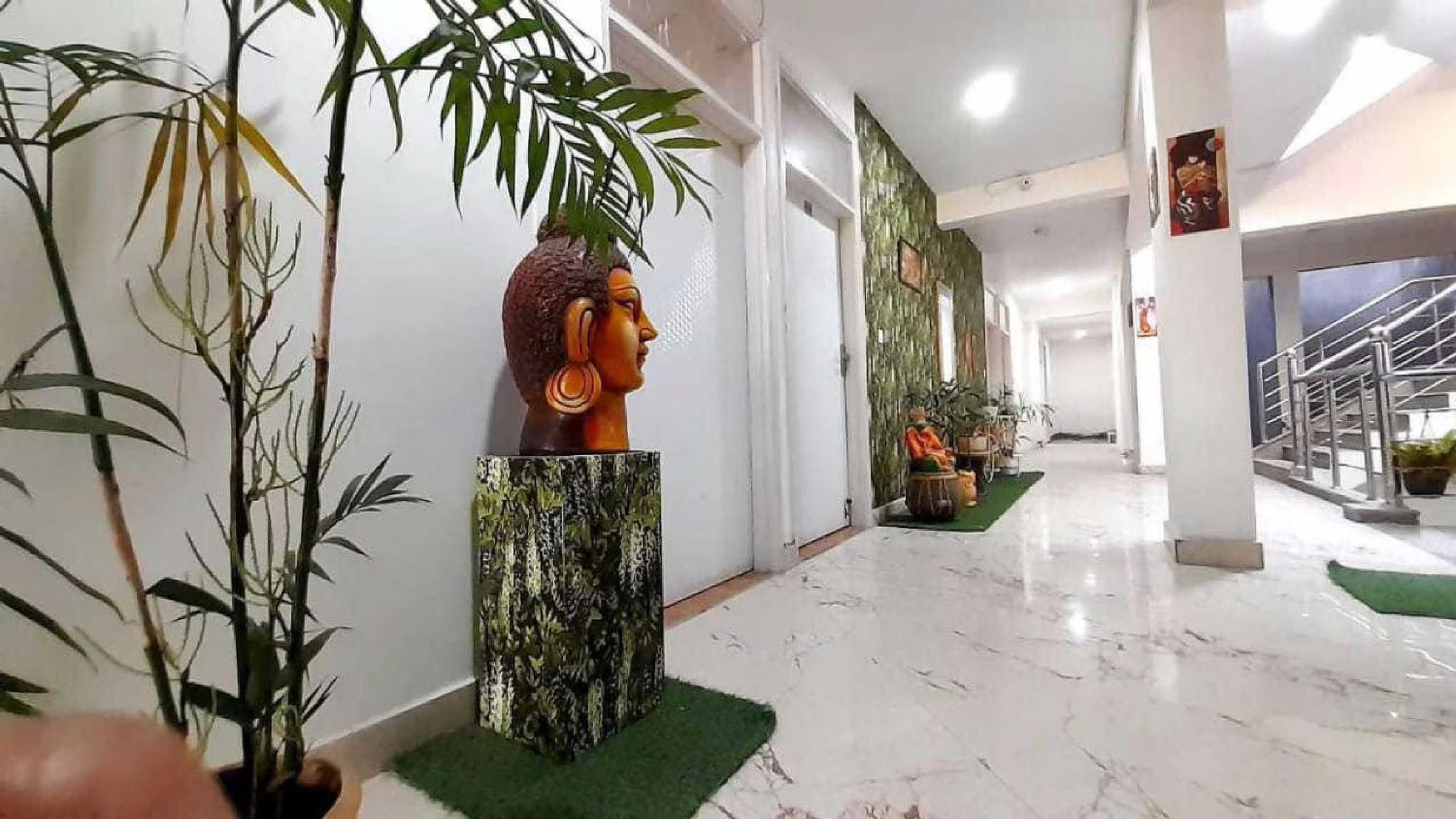 Hotel O Krishna Orchid Near Noida Sector 81 Metro Station Exterior photo